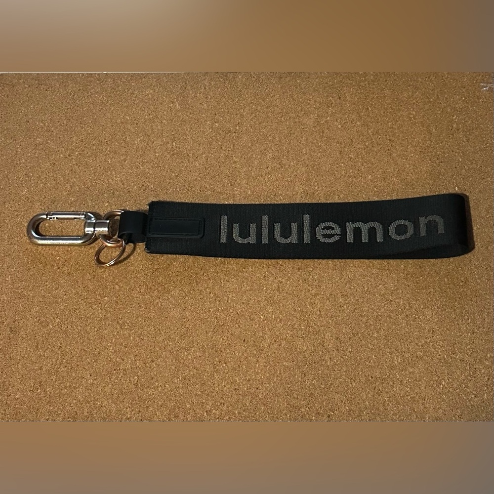Lululemon Never Lost Keychain Black